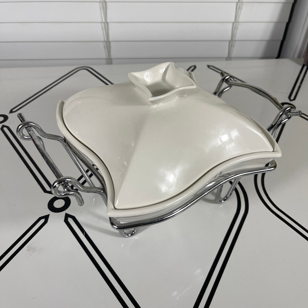 Godinger 1 QT Covered Porcelain Baker w Chrome Warmer Stand White Vintage - Picture 1 of 15